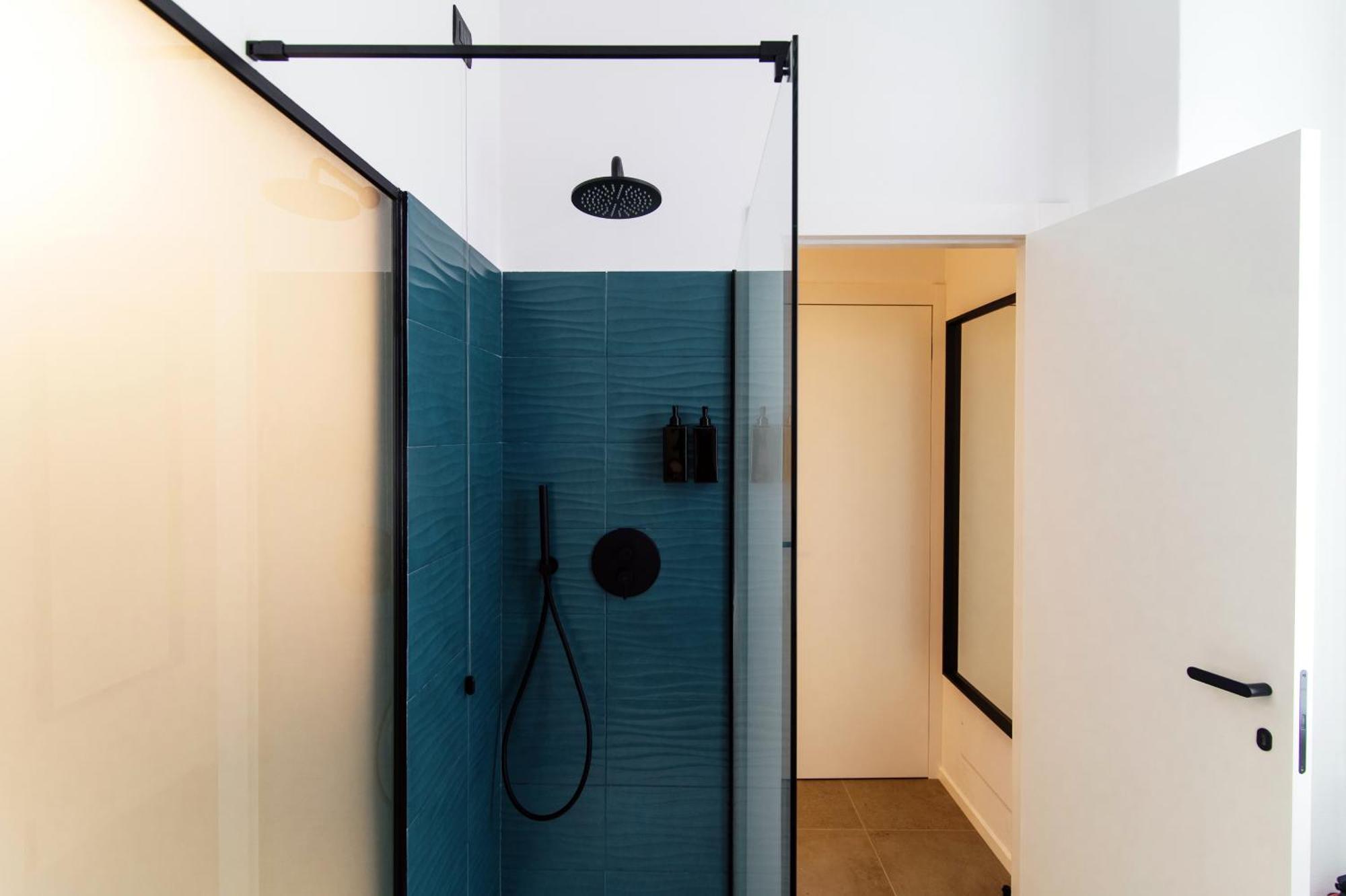 Guesthouse Linaio - The House Of Travelers Como Exterior photo