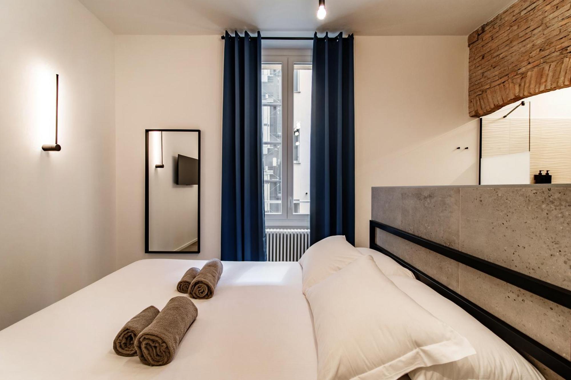 Guesthouse Linaio - The House Of Travelers Como Exterior photo