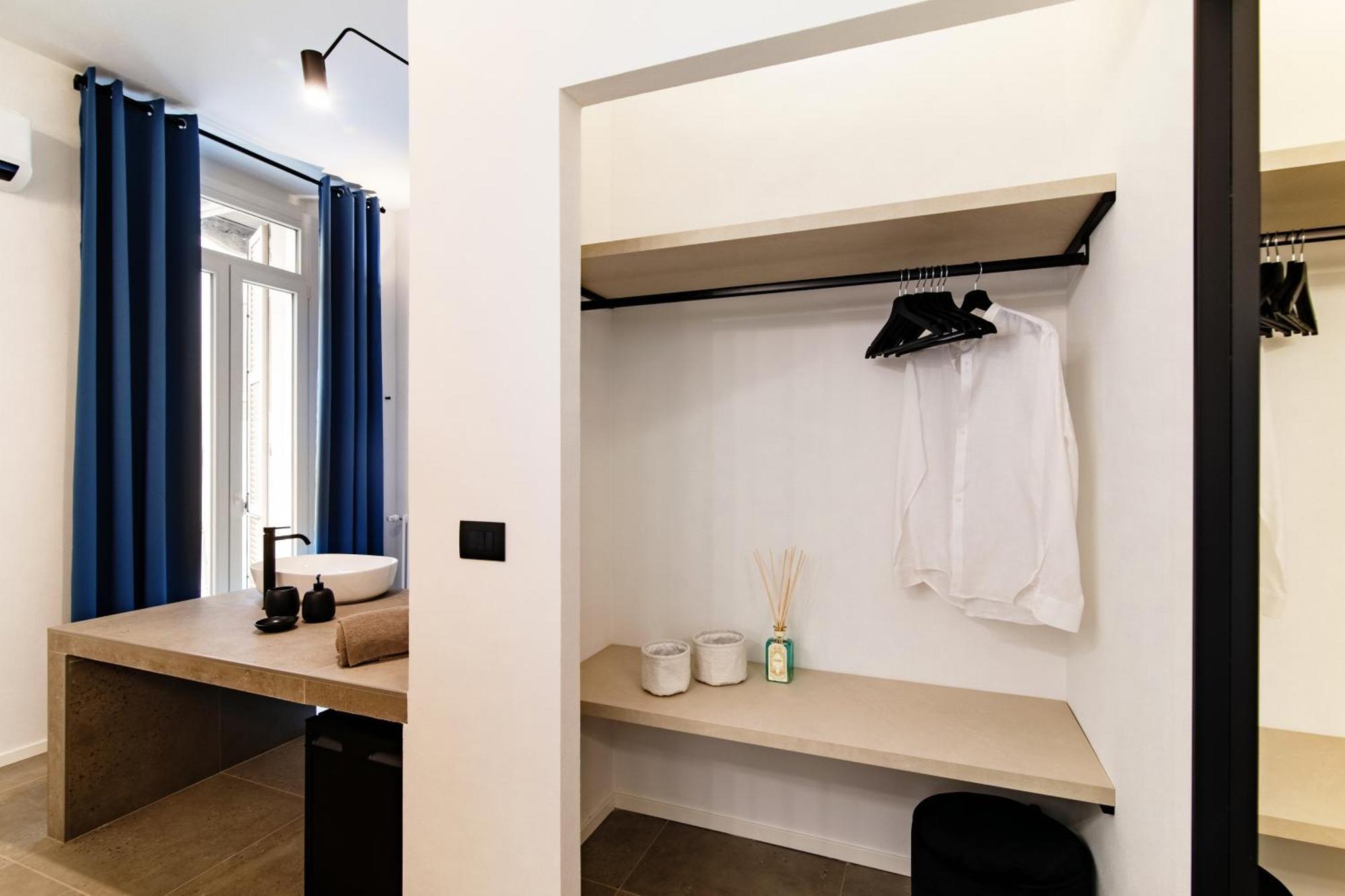 Guesthouse Linaio - The House Of Travelers Como Exterior photo